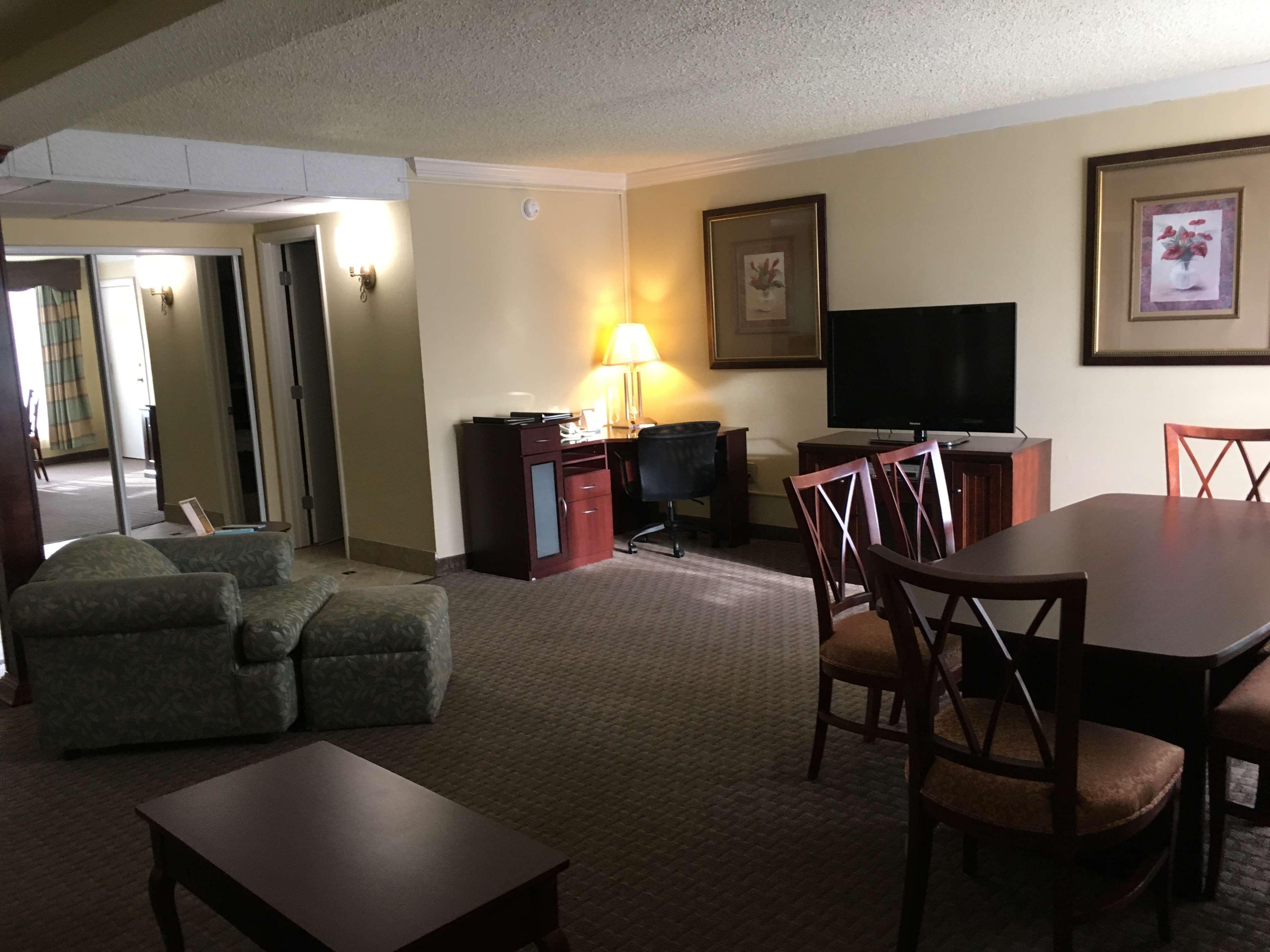 Best Western Plus Burlington Buitenkant foto